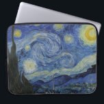 Die Sternennacht, Ölmalerei, Vincent Van Gogh Laptopschutzhülle<br><div class="desc">Vincent Van Gogh, Juni 1889 postimpressionistisches, modernes Ölgemälde auf Leinwand Nachtlandschaft Gemälde eines Wirblen Sternenhimmel mit einem hellgelben Halbmond; der Planet Venus ist ebenfalls sichtbar. Im Vordergrund ist ein übertriebener großer Zypressenbaum zu sehen. Dieses Bild zeigt den Ausblick aus dem Künstlerzimmer im Asyl von Saint-Paul-de-Mausole in Saint-Rémy-de-Provence Frankreich, das Dorf...</div>