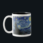 Die Sternennacht von Vincent van Gogh Zweifarbige Tasse<br><div class="desc">Die Starry Night ist ein Ölgemälde auf Leinwand des niederländischen postimpressionistischen Malers Vincent van Gogh. Es wurde im Juni 1889 erbaut und zeigt den Blick aus dem nach Osten gerichteten Fenster seines Asylzimmers in Saint-Rémy-de-Provence,  kurz vor dem Sonnenaufgang,  mit dem Zusatz eines imaginären Dorfes.</div>
