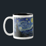 Die Sternennacht von Vincent van Gogh Zweifarbige Tasse<br><div class="desc">Die Starry Night ist ein Ölgemälde auf Leinwand des niederländischen postimpressionistischen Malers Vincent van Gogh. Es wurde im Juni 1889 erbaut und zeigt den Blick aus dem nach Osten gerichteten Fenster seines Asylzimmers in Saint-Rémy-de-Provence,  kurz vor dem Sonnenaufgang,  mit dem Zusatz eines imaginären Dorfes.</div>