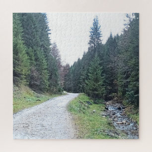 Die Straße zwischen Kiefern - Wilde Natur Rumänien Puzzle