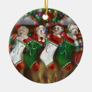 Die Strümpfe wurden gehangen Keramikornament