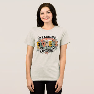 Die süßesten Blumen im Strauß unterrichten Retro Tri-Blend Shirt