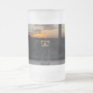Die Tasse des Mattierten Sonnenuntergangs