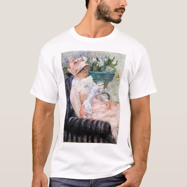 Die Tasse Tee, Mary Cassatt T-Shirt (Vorderseite)