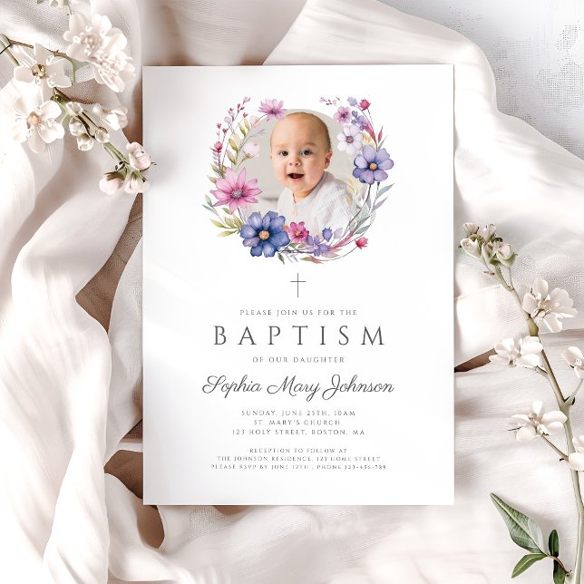 Die Taufe der modernen Wildblume Wreath Foto Einladung (Modern Wildflower Wreath Photo Baptism Invitation)