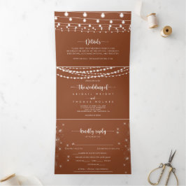Die Terracotta String Lights Hochzeit von Dreifach Gefaltete Einladung