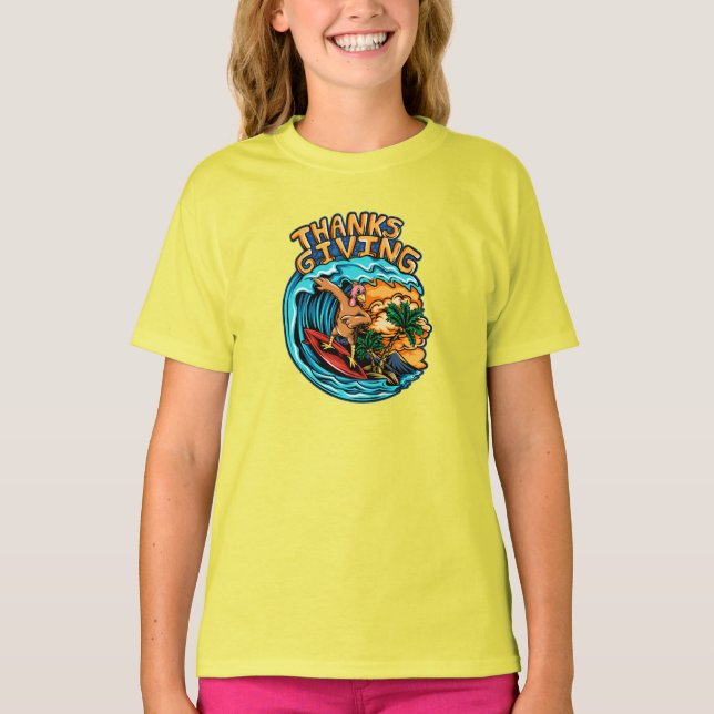 Die Türkei reitet ein Surfboard auf den Ozeanwelle T-Shirt (Vorderseite)