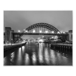 Die tyne-Brücke nachts Fotodruck