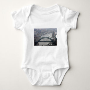 Die Tyne-Brücke und die Millennium-Brücke Baby Strampler