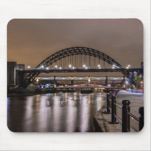 Die tyne-Brücken nachts Mousepad