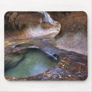 Die U-Bahn entlang der Links Gabelung der Jungfrau Mousepad