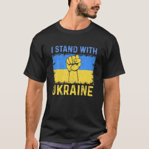 Die ukrainische Fahne ist zuerst gestiegen und ich T-Shirt
