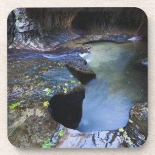 Die Untergrundbahnschlitzschlucht Untersetzer