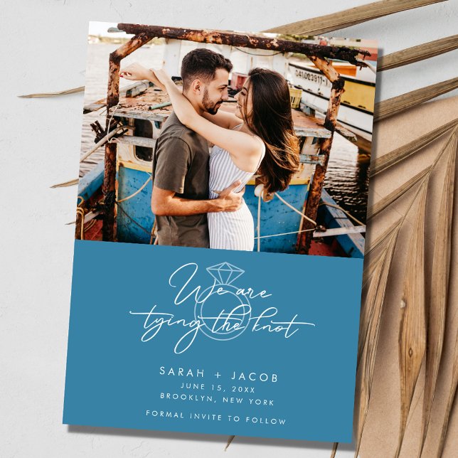 Die Verbindung des modernen Fotos mit dem Geist Save The Date (Tying the Knot Modern Photo Wedding Save The Date)