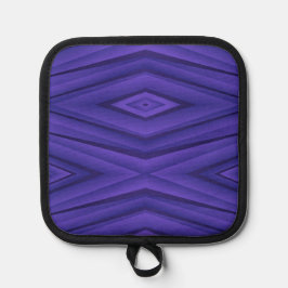 Die Vorderseite zeigt ein violettes geometrisches  Topflappen