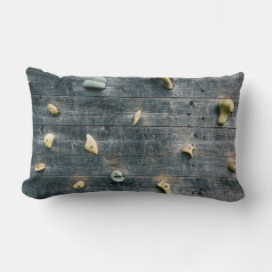 Die Wände sind aus vierbraunem Holz Lendenkissen