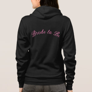 Die weibliche Braut, die Hoodie wird