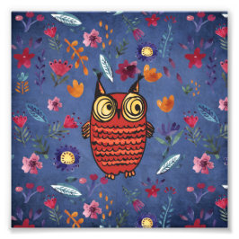 Die weise Vogeleule im Blumengarten Fotodruck