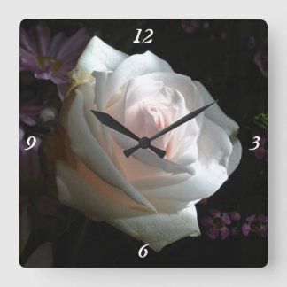 Die weiße Rose - Quadratische Wanduhr