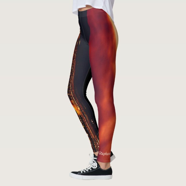 Die Welt auf Feuer Leggings mit Namen setzen (Links)