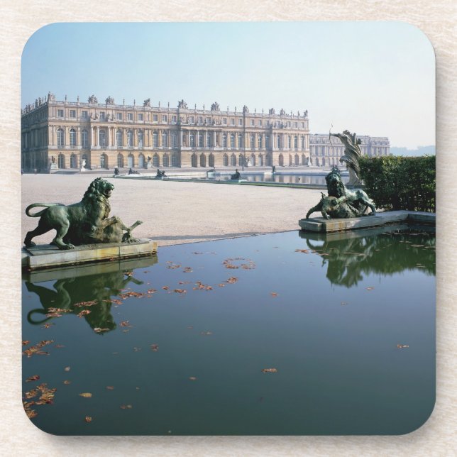 Die Westen-oder Garten-Fassade angesehen vom Getränkeuntersetzer (Vorderseite)