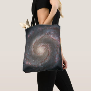 Die Whirlpool-Galaxie M51 und Begleiter im Weltrau