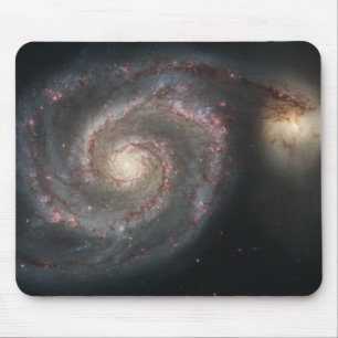 Die Whirlpool-Galaxie (M51) und die Begleitgalaxie Mousepad