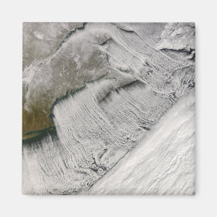 Die wolkigen Straßen vor Neuengland und den Mariti Magnet