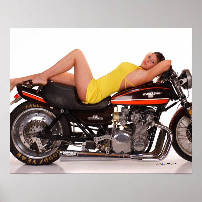 Die Z1 & Model Cassie Poster (Vorne)