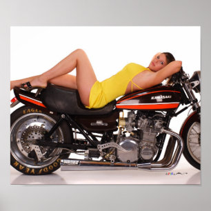 Die Z1 & Model Cassie Poster