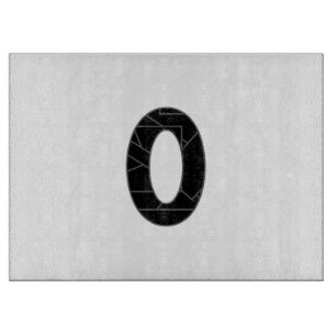 Die Zahl Null (0) in schwarz Schneidebrett