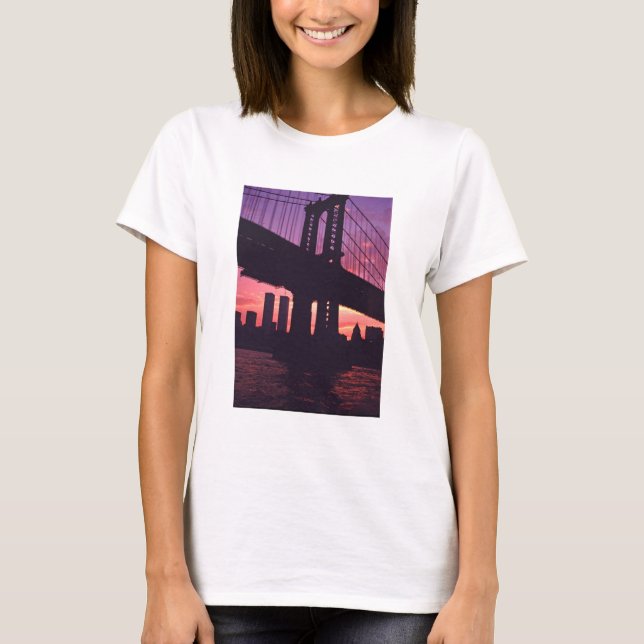 Die Zwillingstürme und ein Manhattan-Brückenturm i T-Shirt (Vorderseite)