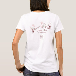Dienstmädchen Reinigt Haus Funkelndes roségoldenes T-Shirt