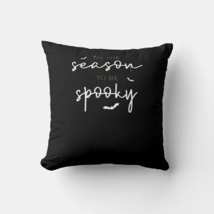 Dies ist die Jahreszeit, um zu spucken Halloween R Kissen