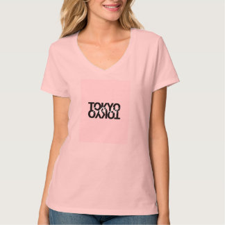 Dies ist ein rosa TOKYO-Design-Shirt für Frauen T-Shirt