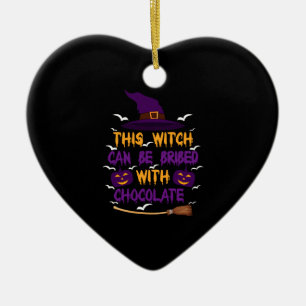 Diese Hexe kann mit Chocolate Halloween bestochen  Keramik Ornament