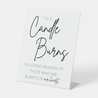 Diese Kerze verbrüht das Schild "Pedestal"