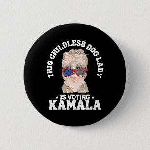Diese kinderlose Hundedame wählt Kamala 2024 Funn Button