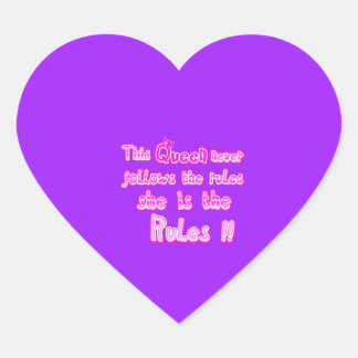 Diese Königin folgt nie den lila Regeln Herz-Aufkleber