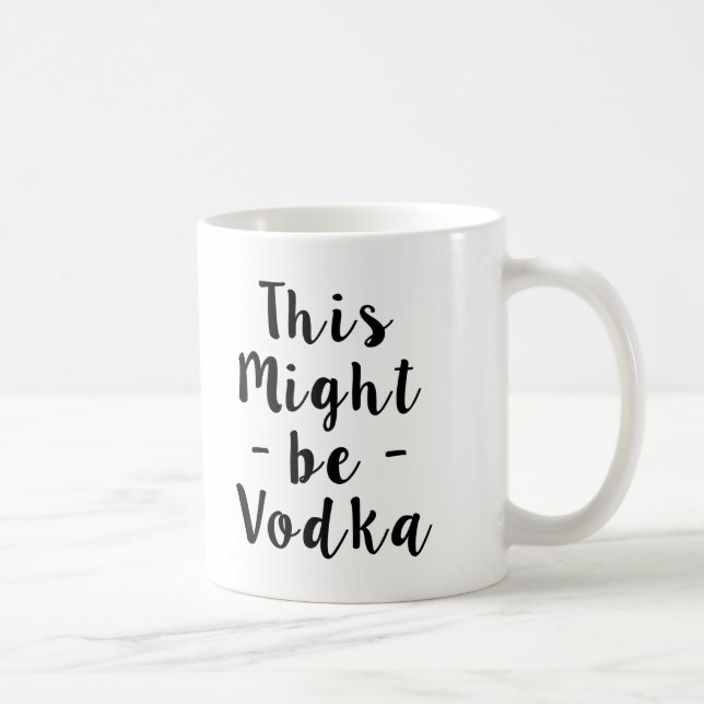 Diese könnte lustige Tasse des Wodkas sein (Rechts)