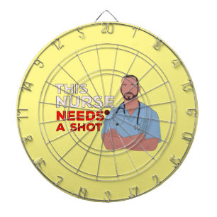 Diese Krankenschwester braucht einen Schuss Dartscheibe