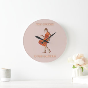 Diese Küche ist zum Tanzen Orange Frauenposter Große Wanduhr