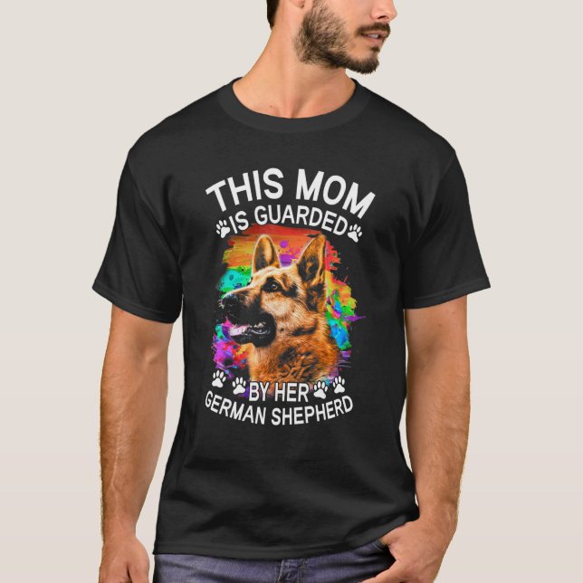 Diese Mama wird von ihrem deutschen Schäferhund be T-Shirt (Vorderseite)