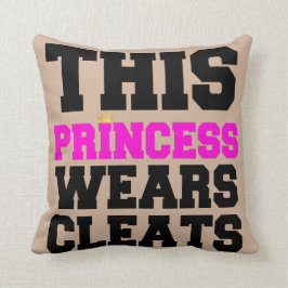 DIESE PRINZESSIN WEARS SOCCER SOFTBALL CLEATS KISSEN