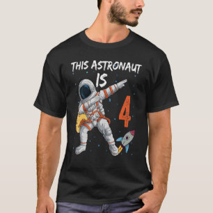 Dieser Astronaut ist vier Geburtstagskinder 4 Jahr T-Shirt