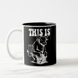 Dieser Bulle Sitzt Auf Einer Toilette Lustiger Wes Zweifarbige Tasse