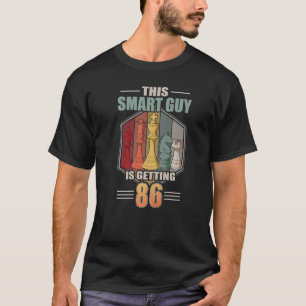 Dieser intelligente Typ bekommt 86 Retro-Schach 86 T-Shirt