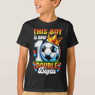 Dieser Junge jetzt 10 Doppelziffern Fußball 10 Jah T-Shirt