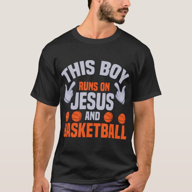 Dieser Junge läuft auf Jesus und Basketball Christ T-Shirt (Vorderseite)