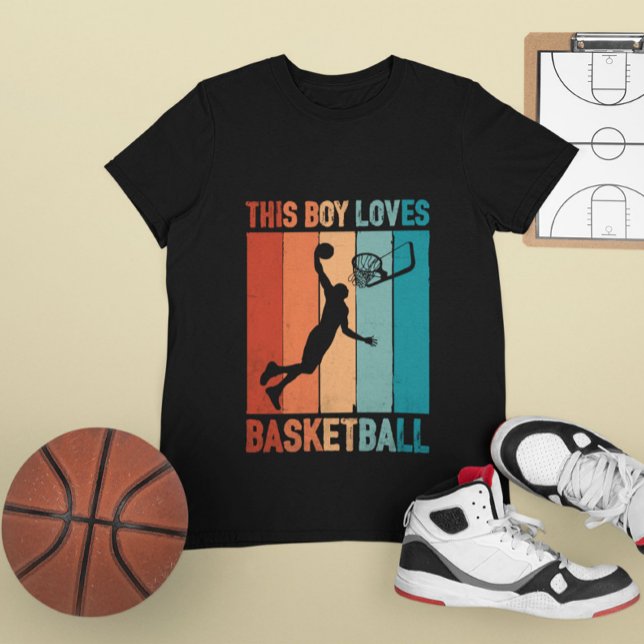 Dieser Junge Lieben Basketball T-Shirt (Von Creator hochgeladen)